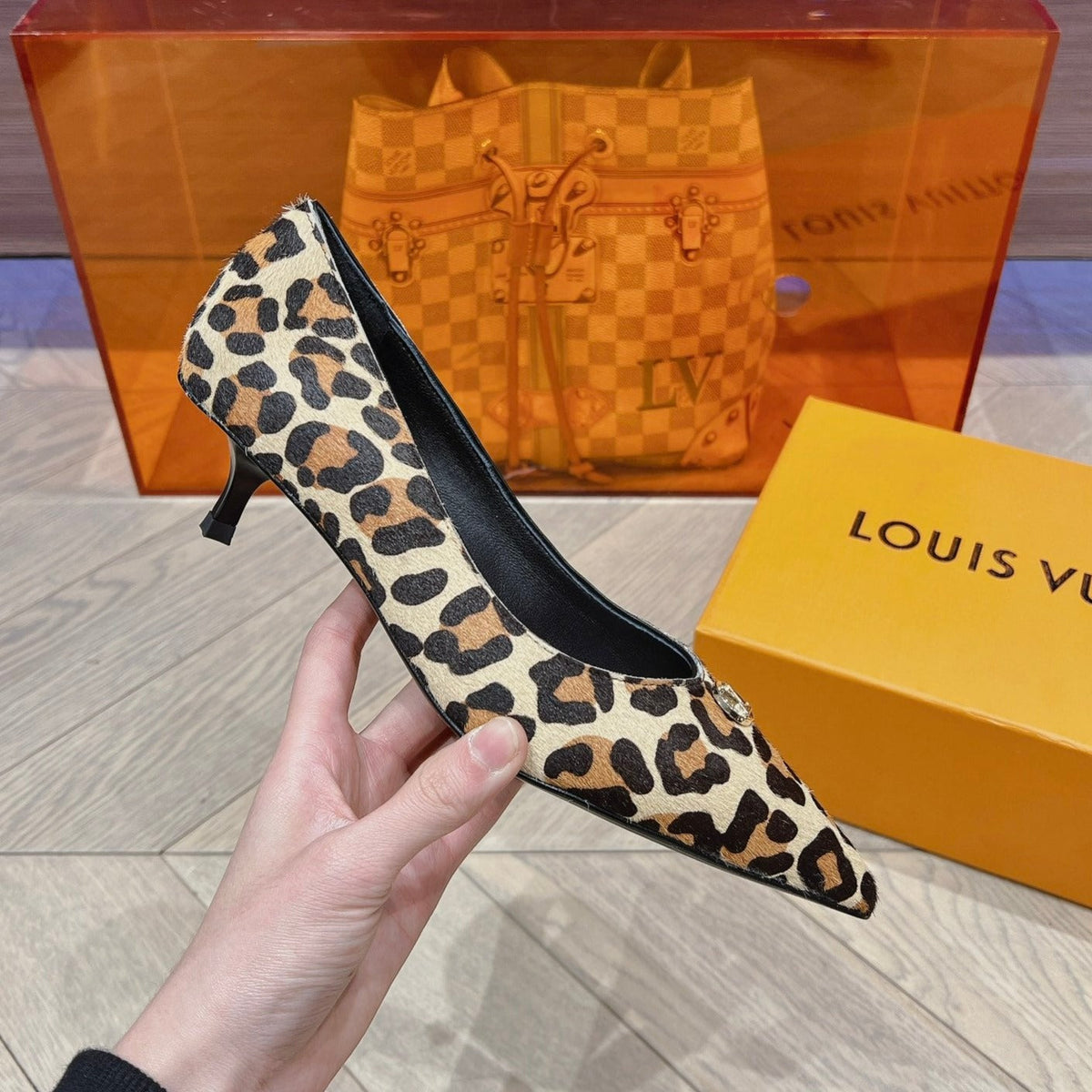 LV SINGLE LOW HEEL PUMP YELLOW LEOPARD