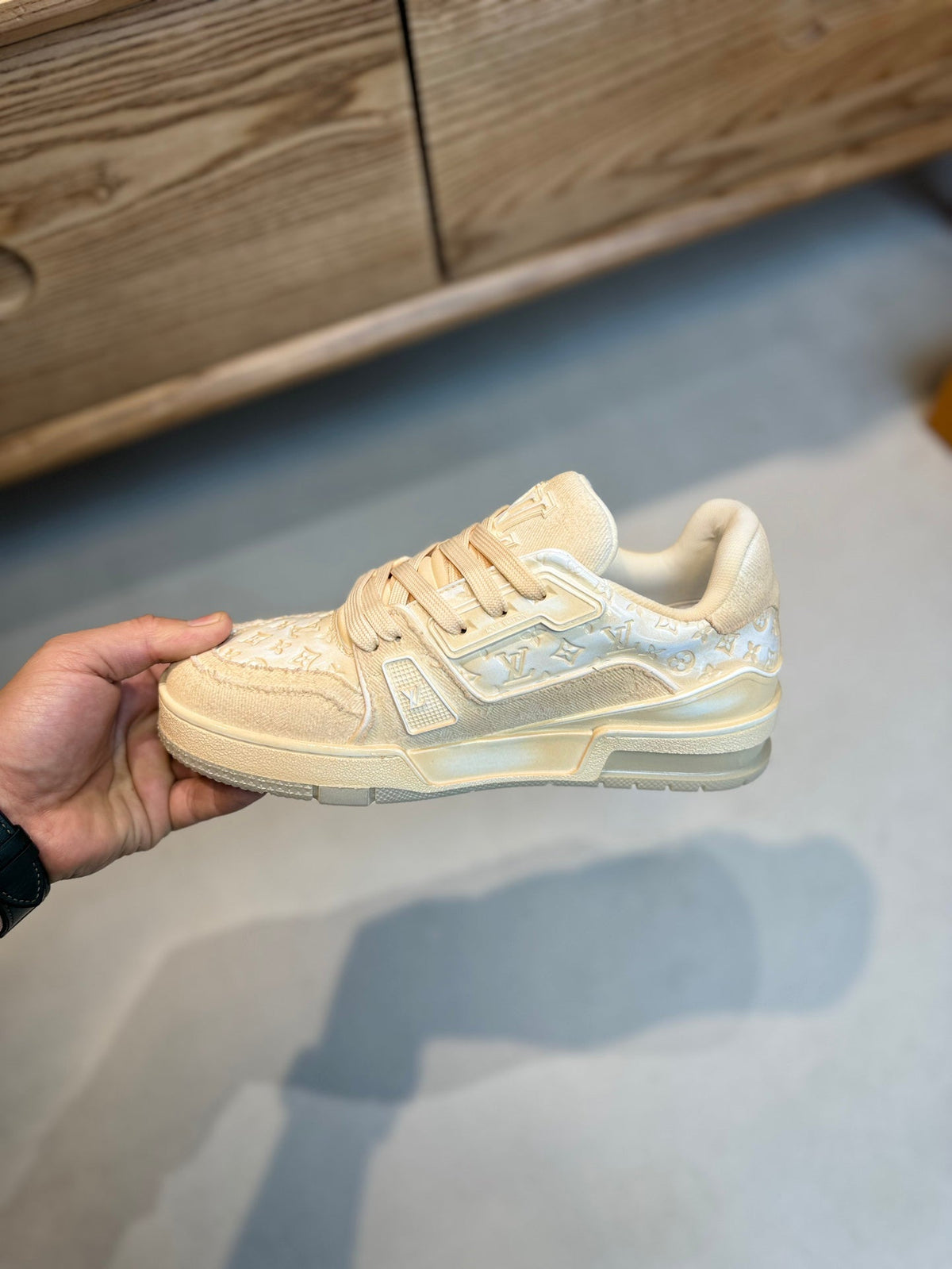 LV TRAINER MONOGRAM DENIM WHITE BEIGE SNEAKE
