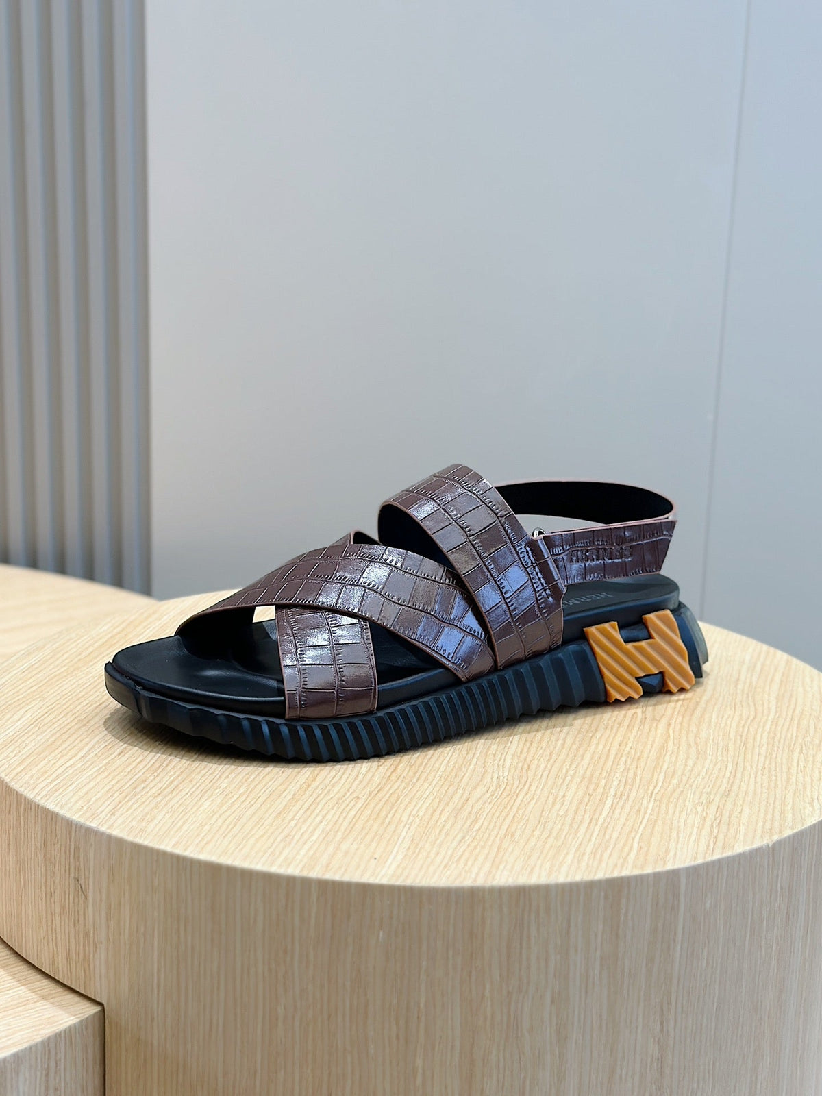 HM Men's Electric Sandals Calfskin 547746