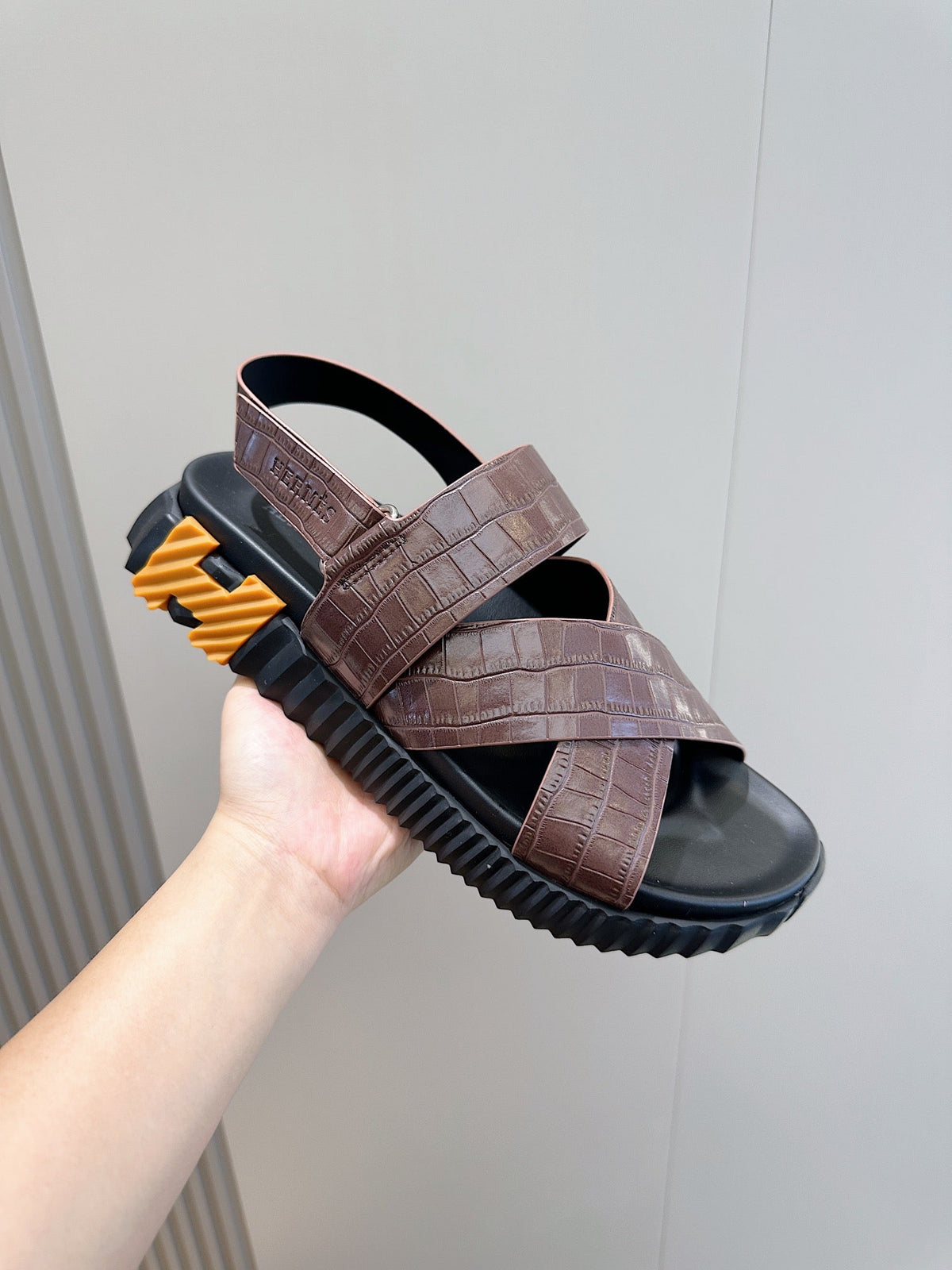 HM Men's Electric Sandals Calfskin 547746