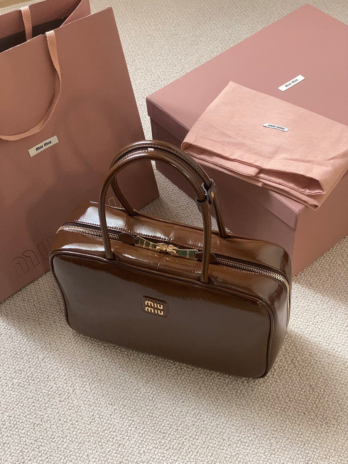 Beau Naplak 34cm Brown Patent Leather