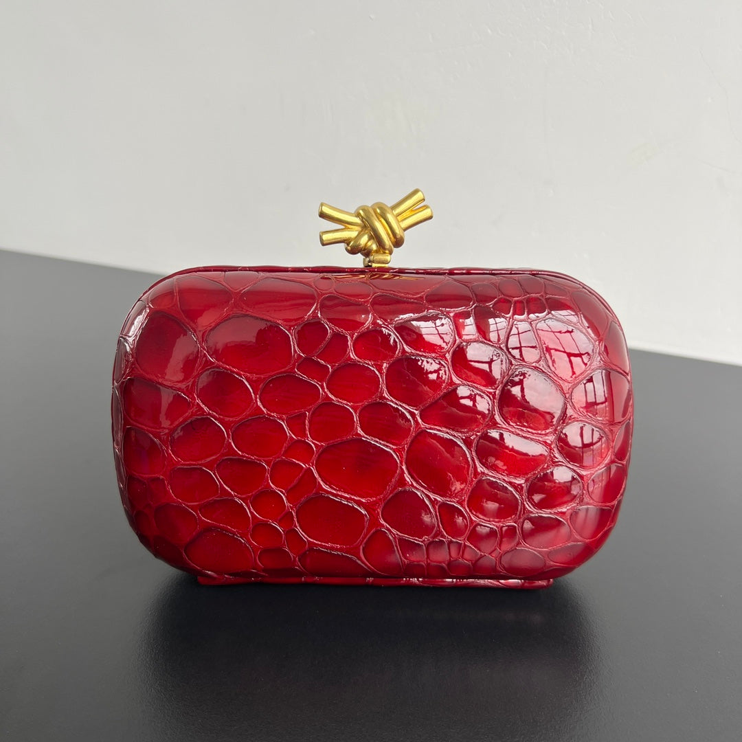 BV Knot Pearlescent Crocodile Pattern Bag Leather 539815