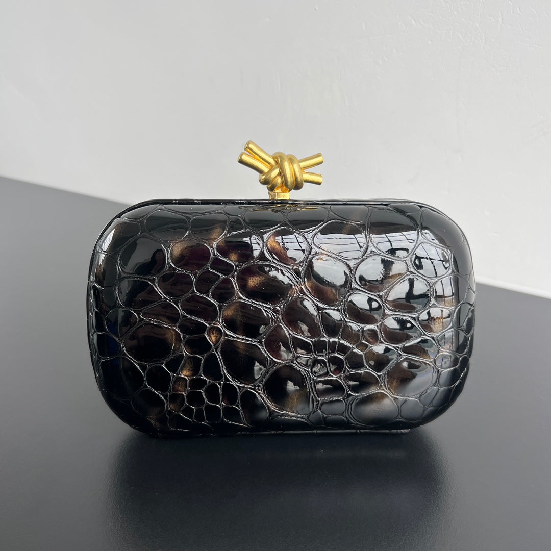 BV Knot Pearlescent Crocodile Pattern Bag Leather 539815