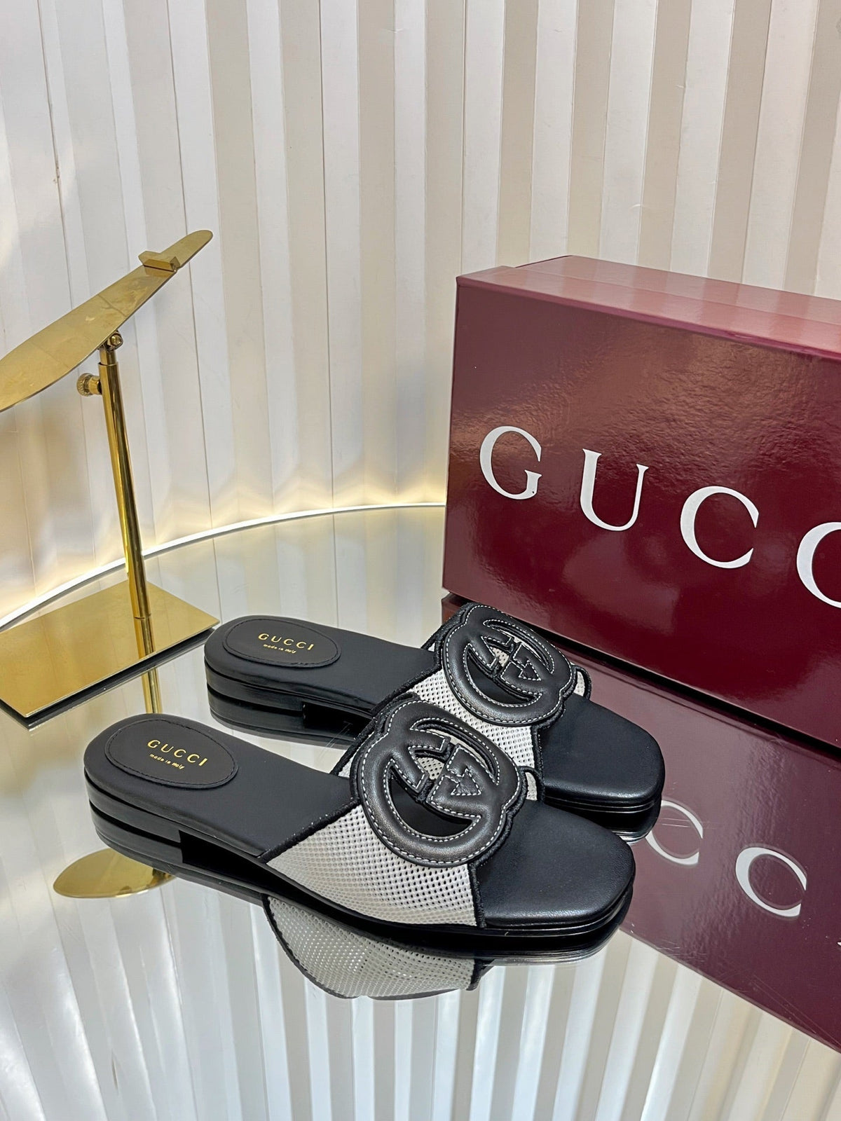 Gucci 2026 Interlocking G Flat Slide Sandals Cowhide Leather 768063