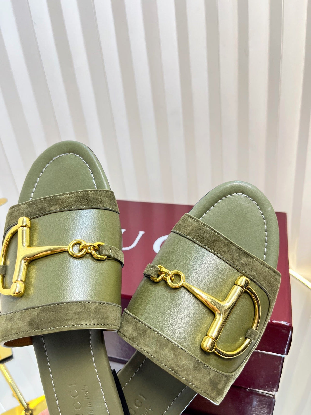 Gucci 2026 Women's Slide Sandals Suede Leather 767990
