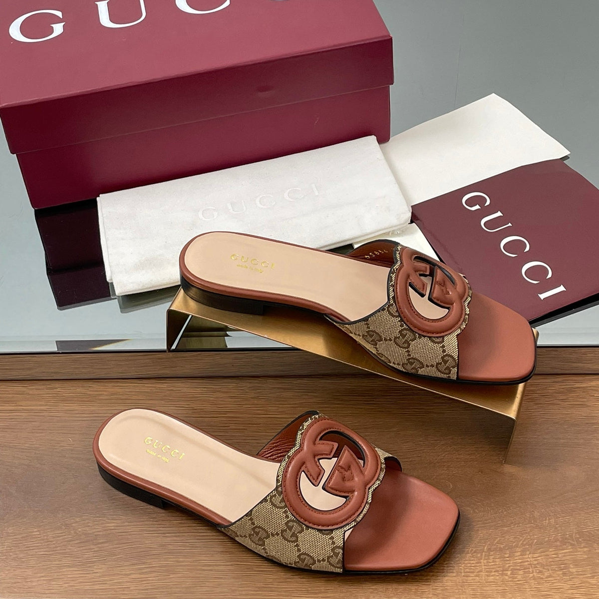 Gucci 2026 Women's Slide Sandal With Interlocking G Canvas Leather 765471