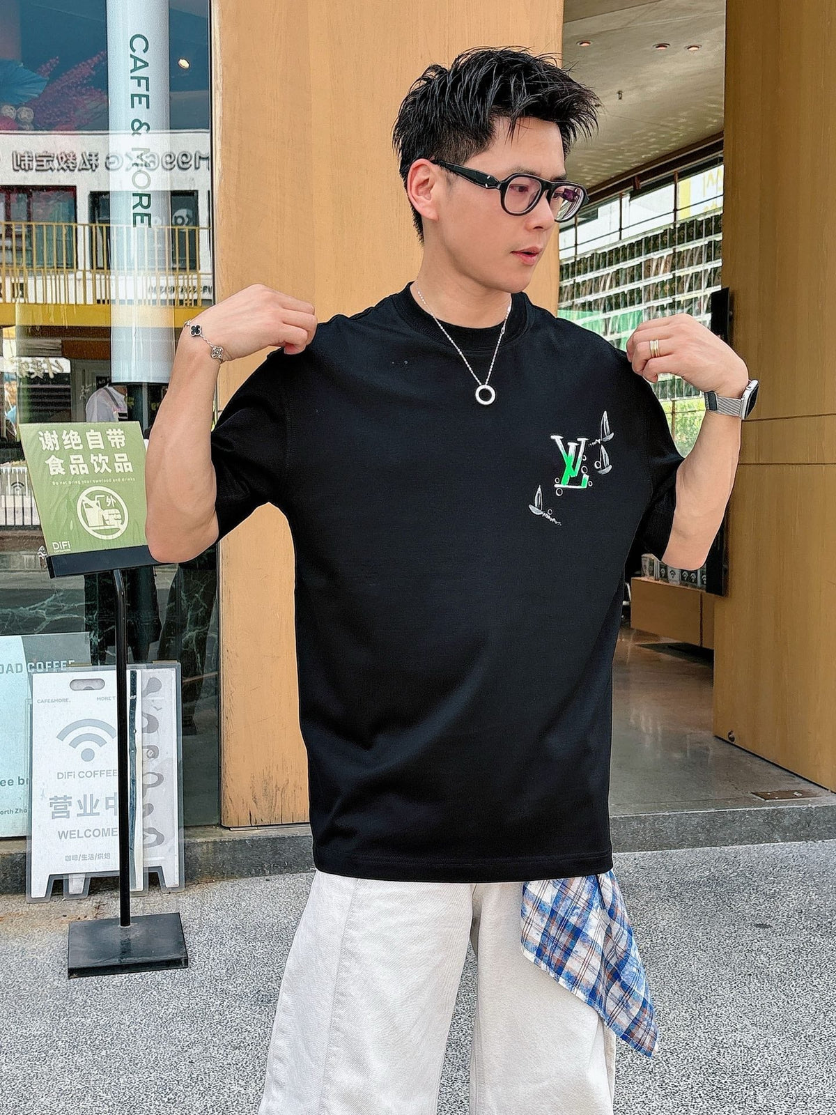 LV 26A Short-Sleeve Crew Neck T-Shirt Multicolor Cotton 405990