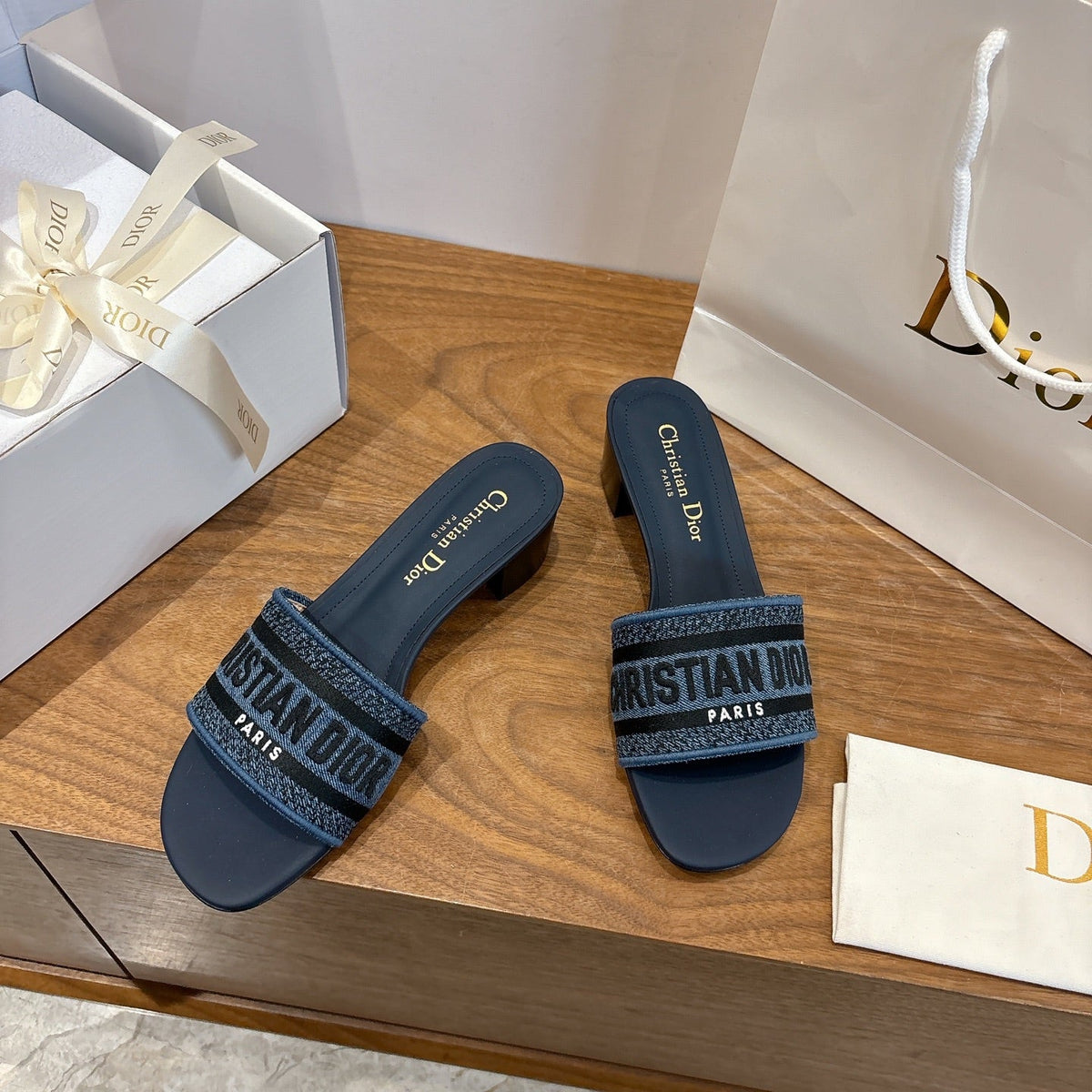 CD 26s Embroidered Sandals 45 Canvas Cowhide 685519