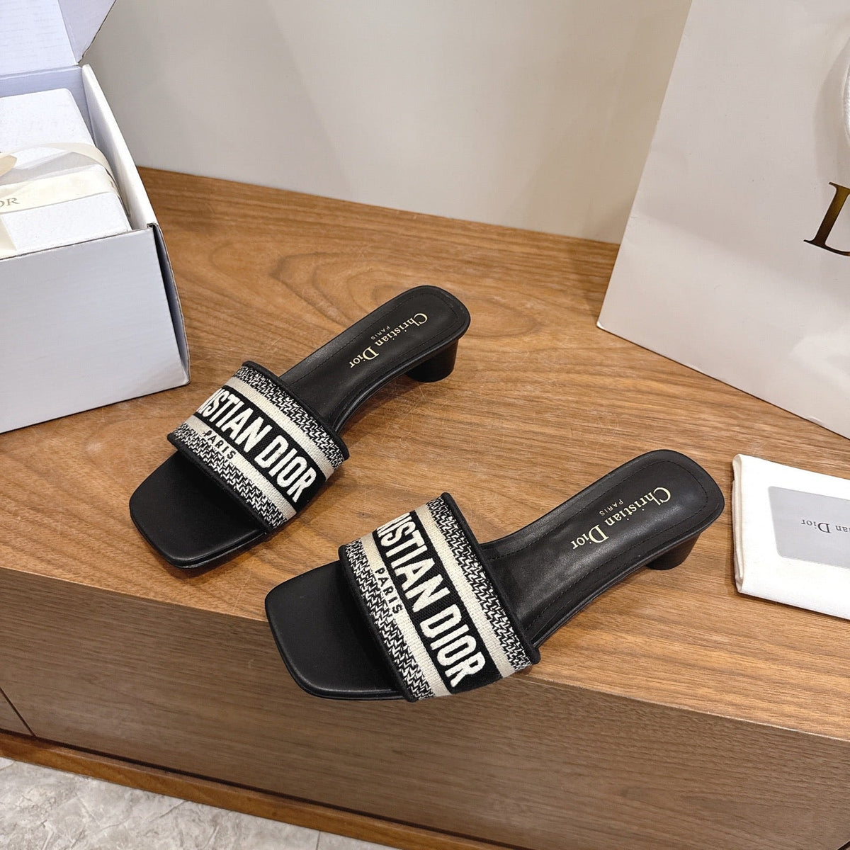 CD 26s embroidered Sandals Canvas Cowhide 685346