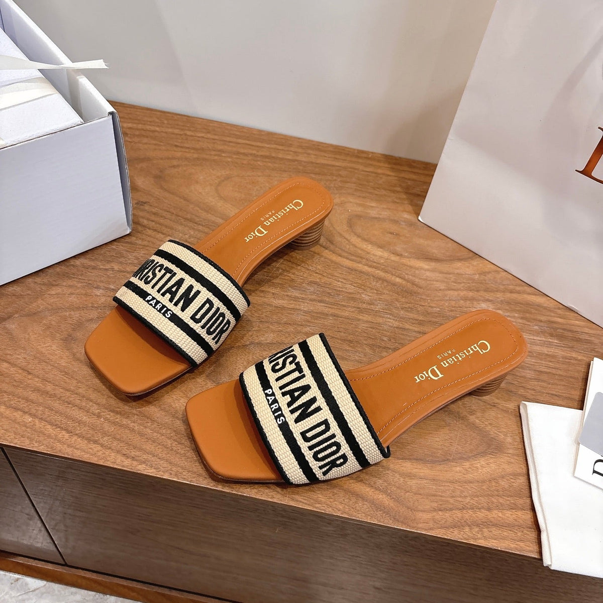 CD 26s embroidered Sandals Canvas Cowhide 685346