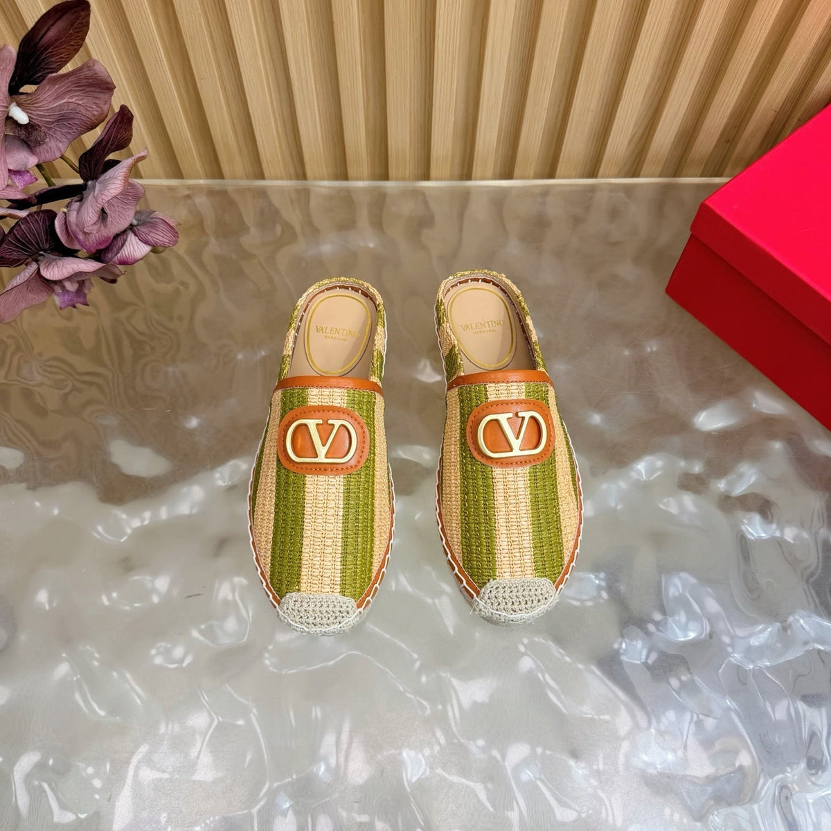 VT Garavani 26s Mule Woven Raffia 702263