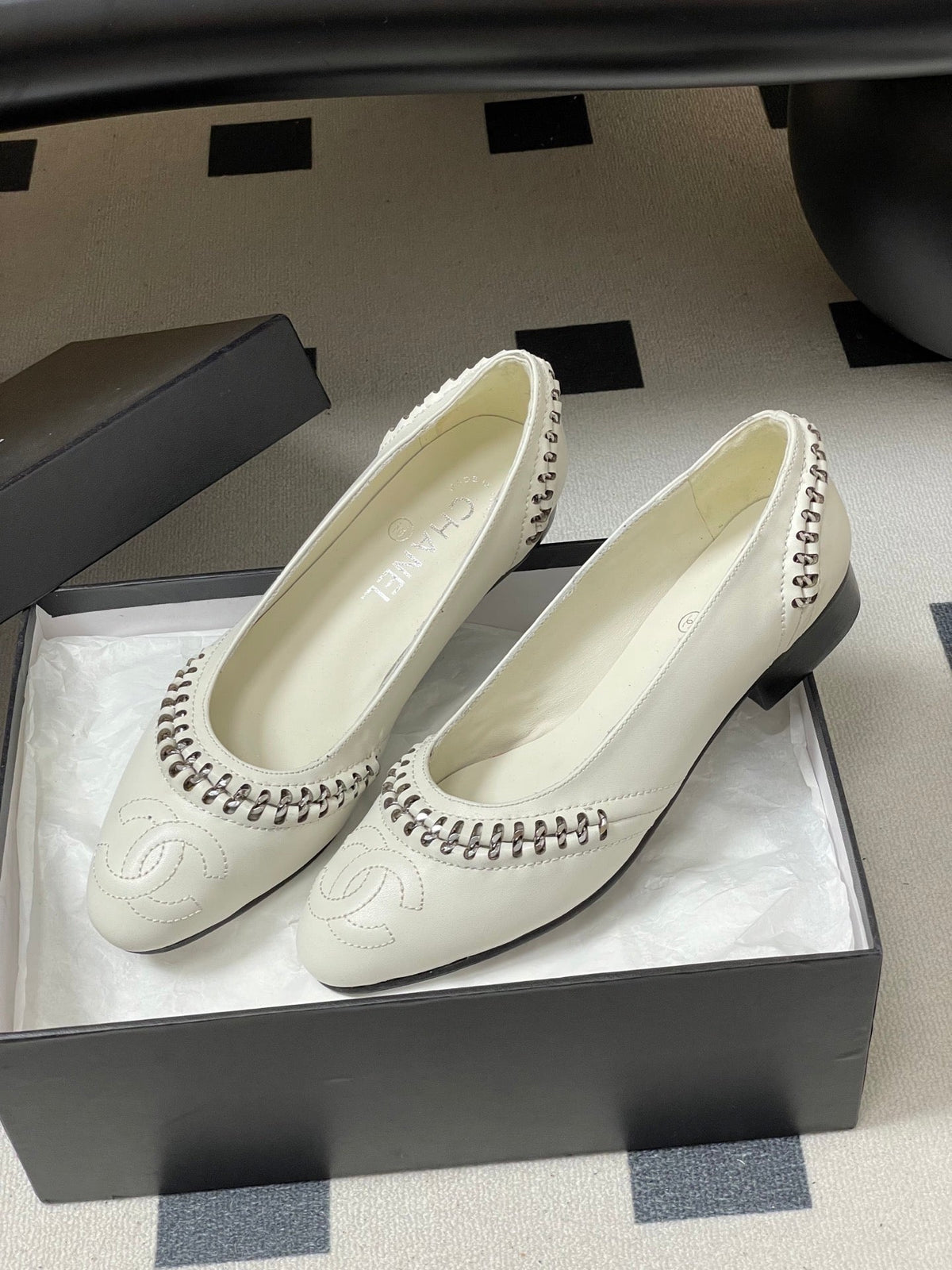 CC 2026 Embroidered Ballet Flat Sheepskin