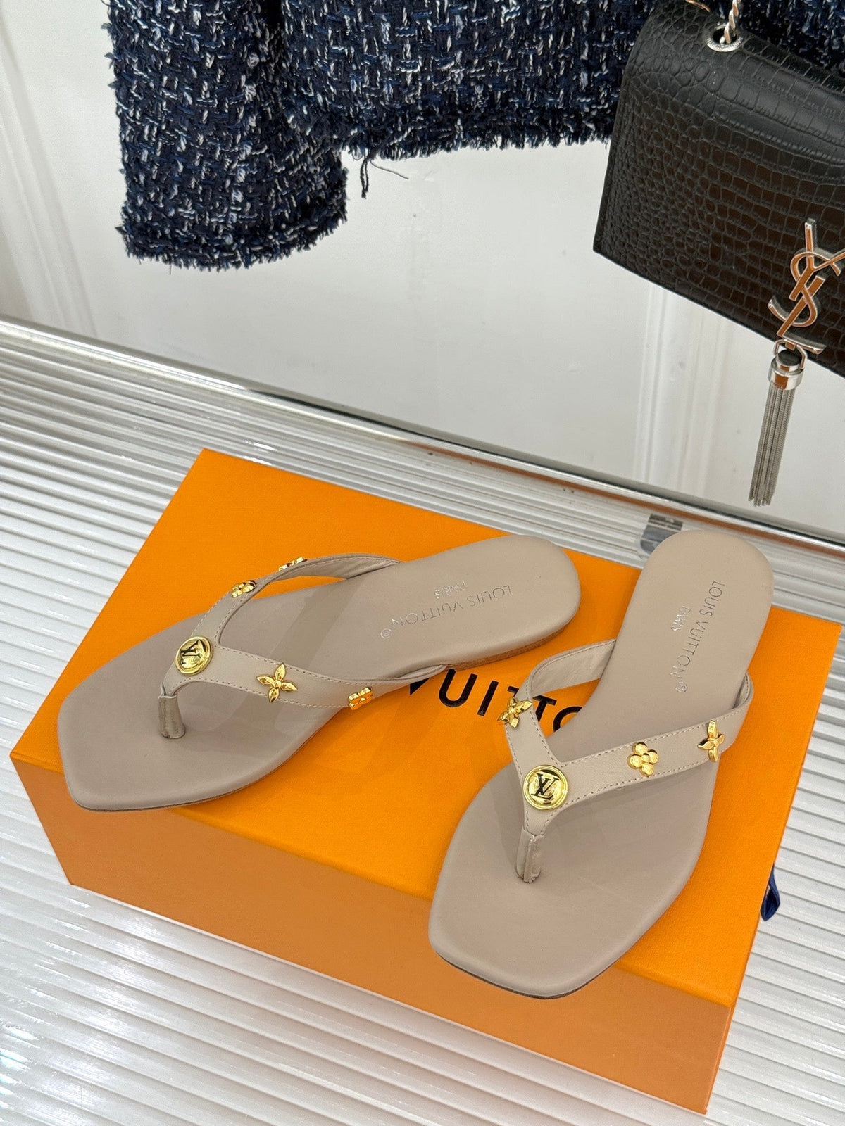 Louis Vuitton 2026 Gaia Flat Thong Slippers Leather 786173