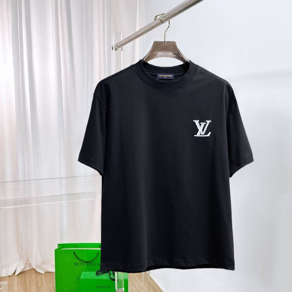 LV 2026 Men Short-sleeved T-shirt Cotton 303432