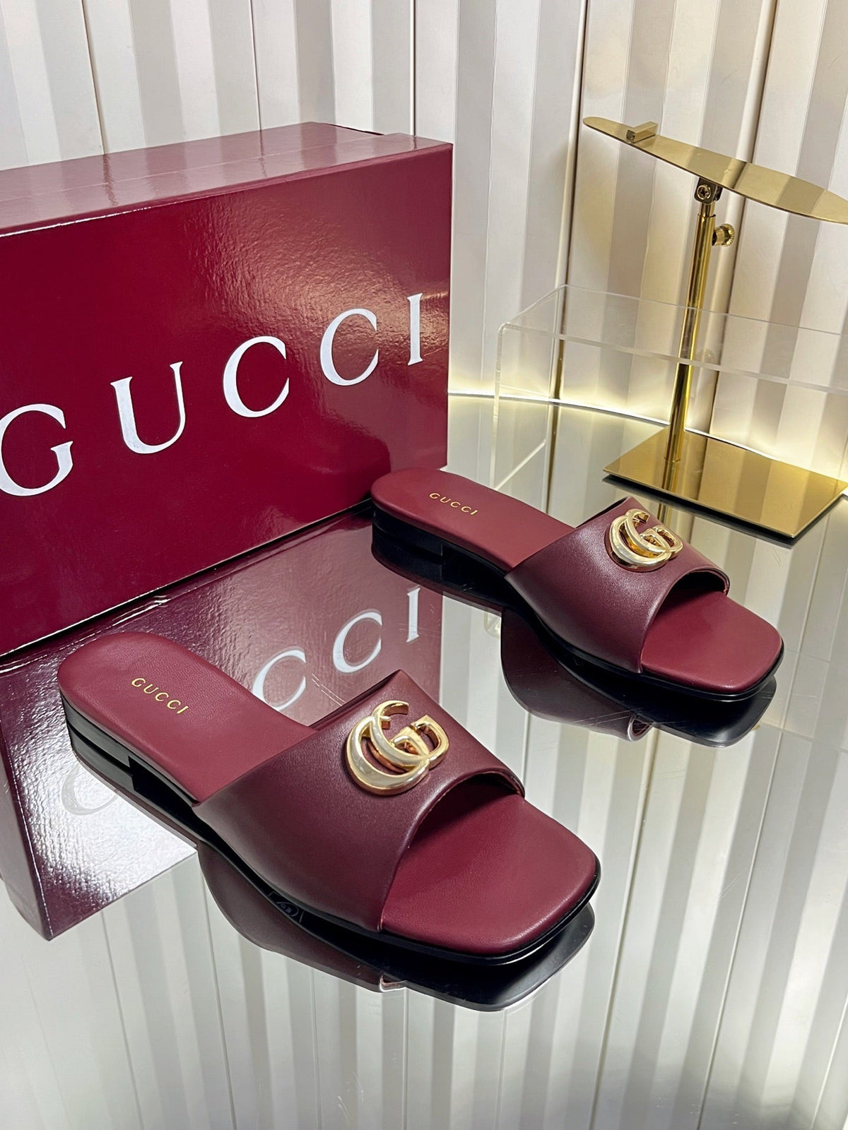 Gucci 2026 Slipper Double G Logo Leather 768127