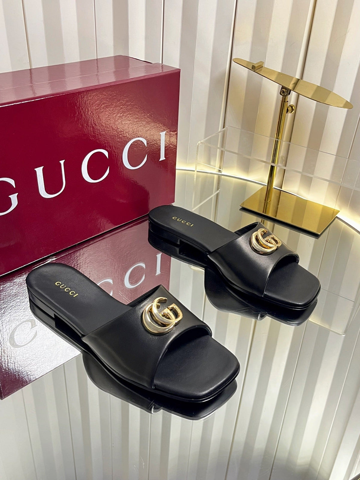 Gucci 2026 Slipper Double G Logo Leather 768127