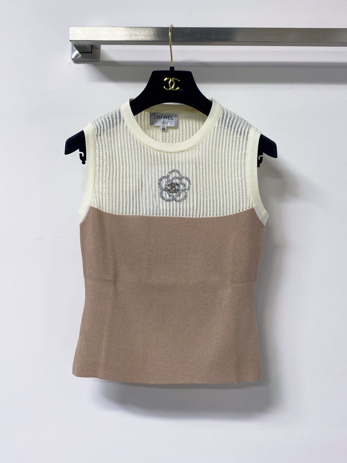 Chanel 2026 Flower Two-tone Vest Wool 695932