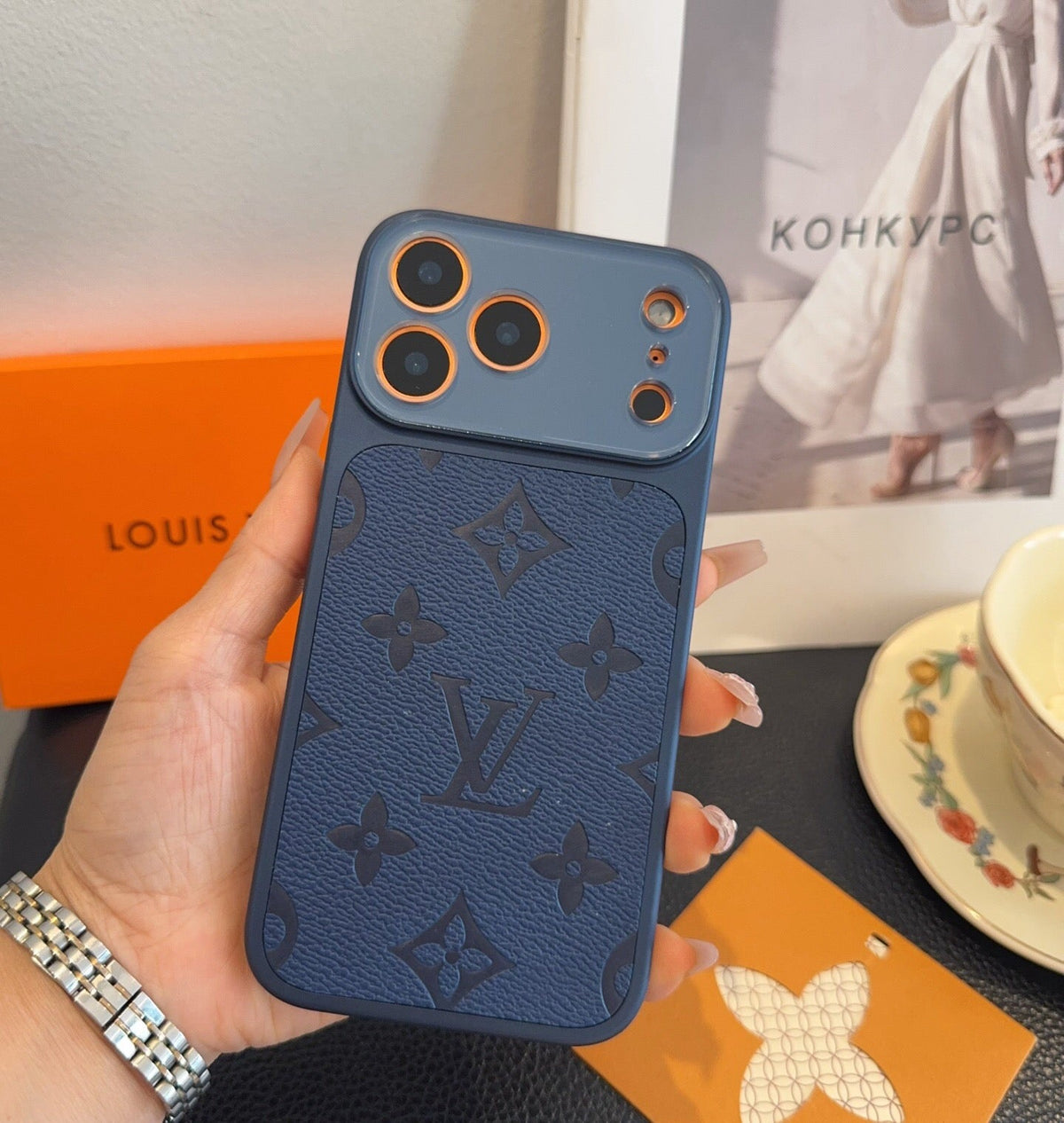 Louis Vuitton Monogram Instant Camera Phone Case 393909