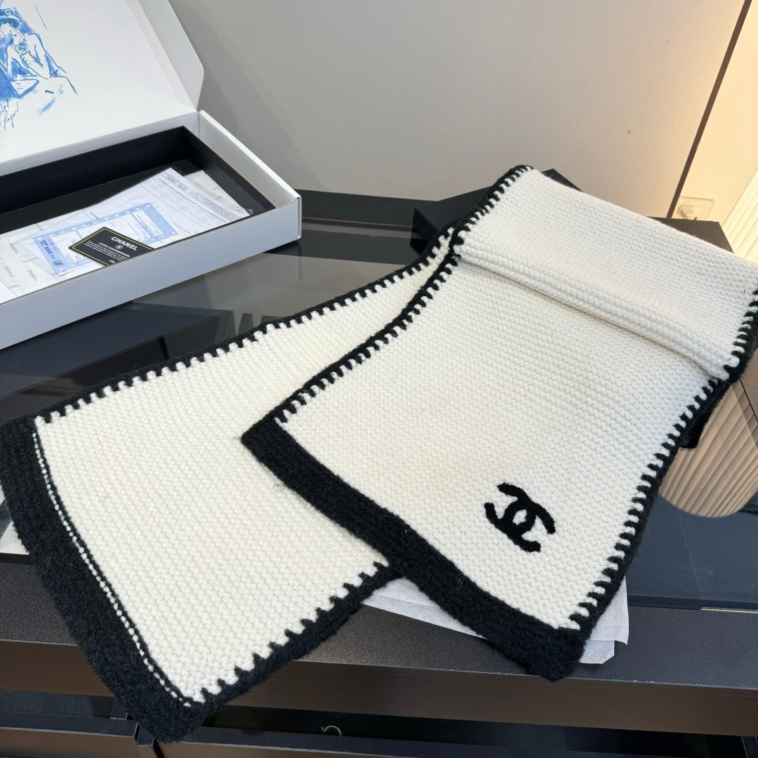 CC 25 Classic Scarf 170cm White Wool 293430