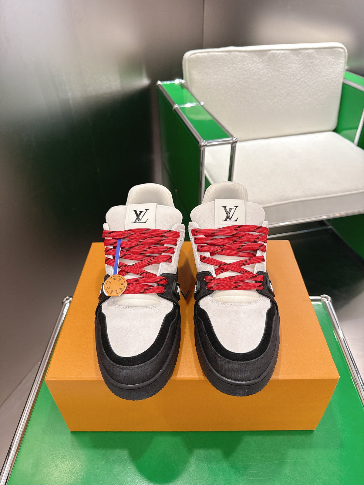 LV 26ss Trainer Sneakers Black White Red Cowhide 632147