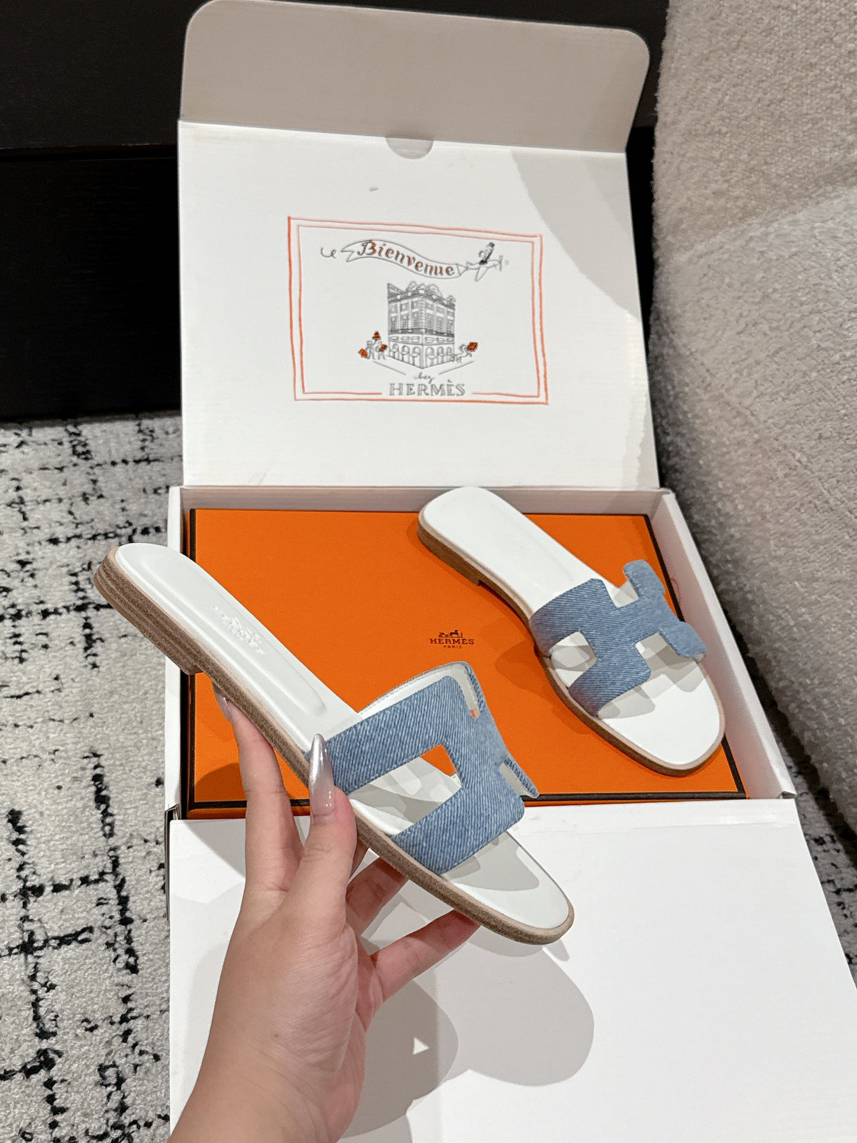 HM 25 Oran Sandal White Calfskin Blue Denim