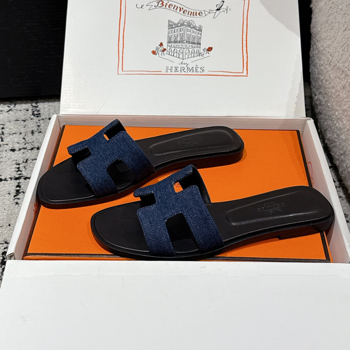 HM 25 Oran Sandal Black Calfskin Dark Blue Denim