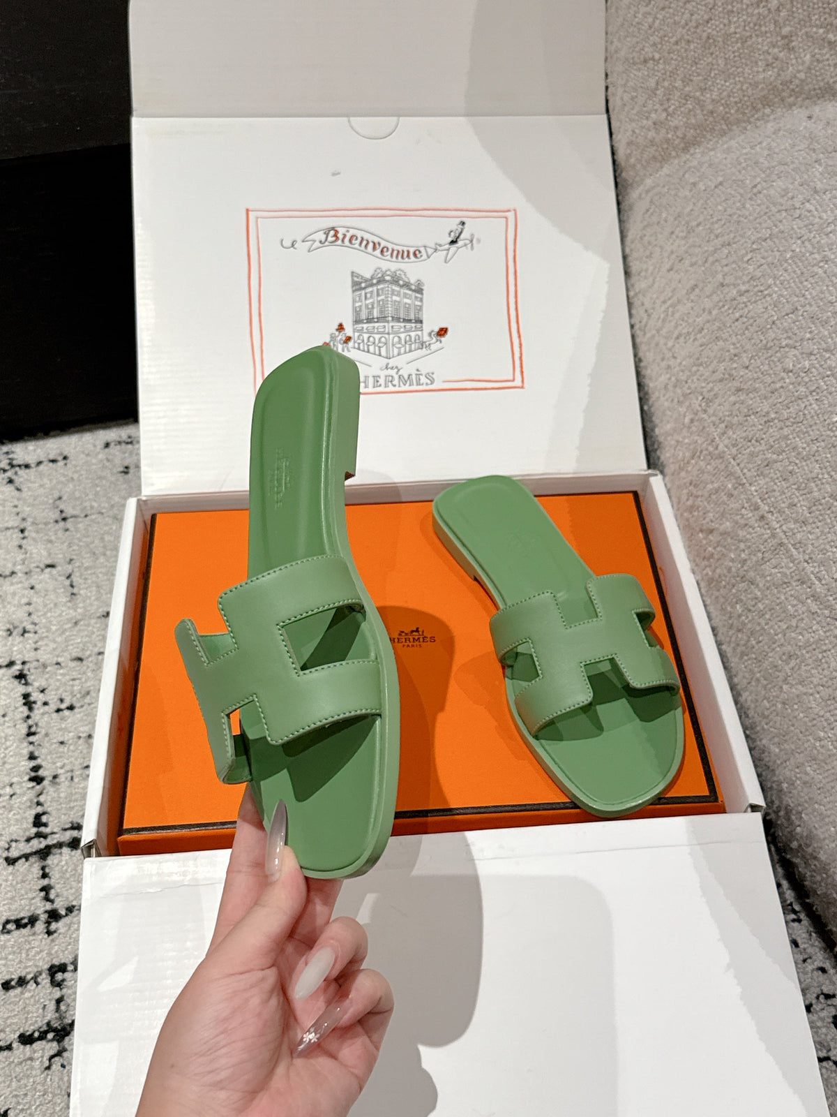 HM 25 Oran Sandal Green Calfskin