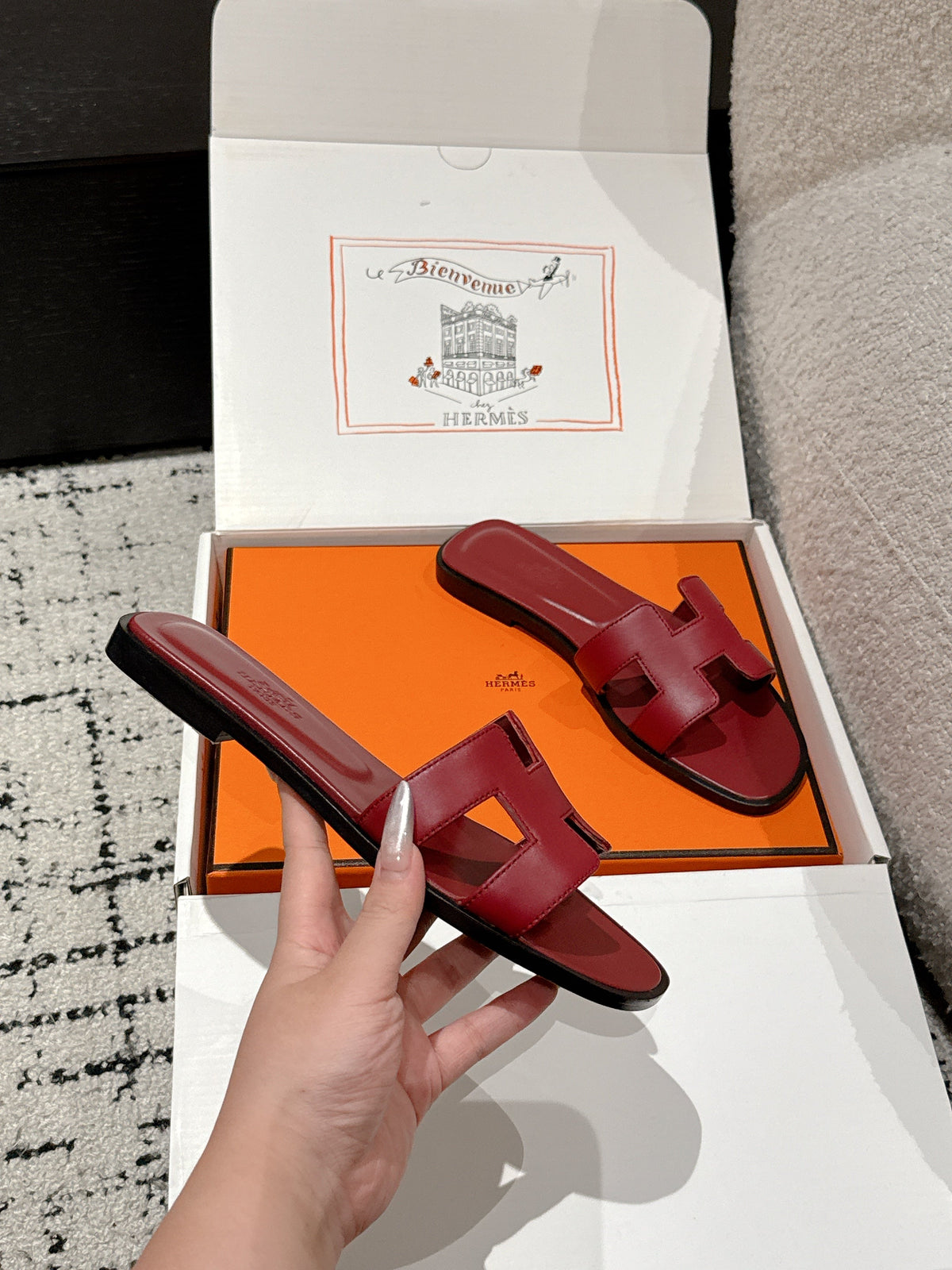 HM 25 Oran Sandal Dard Red Black Calfskin