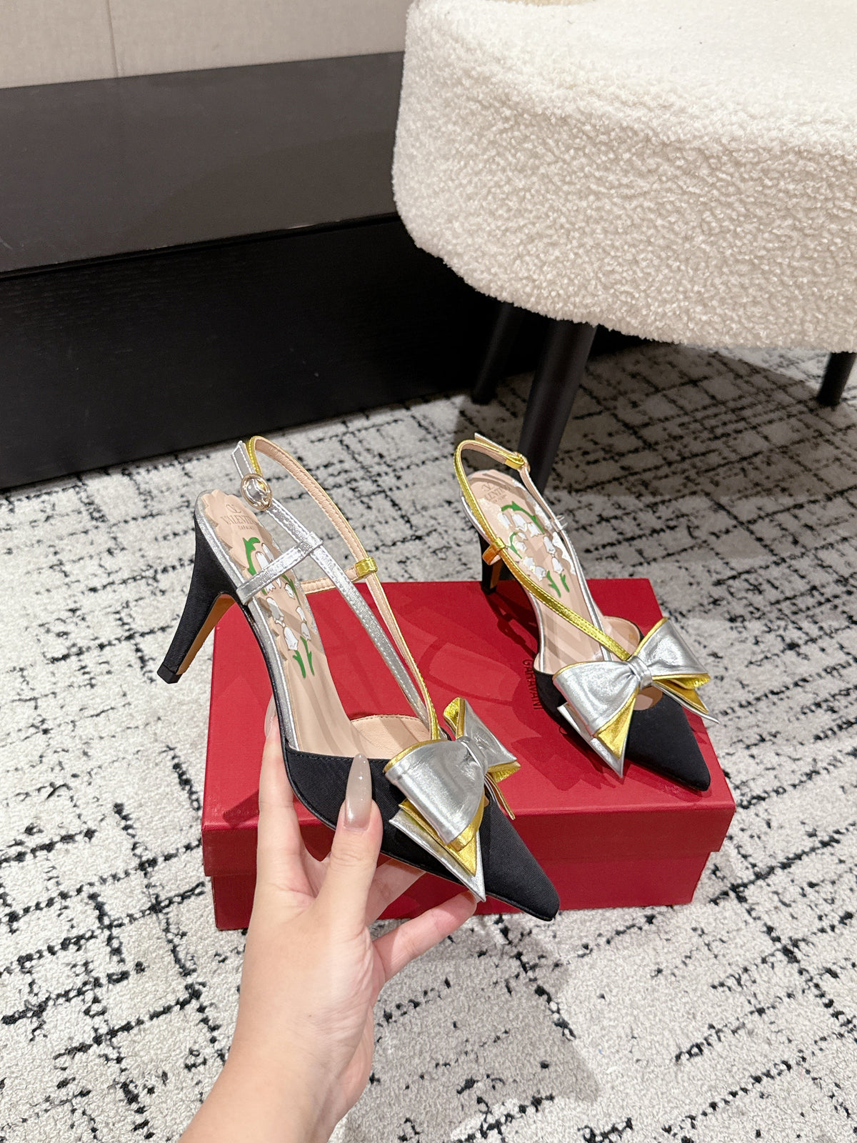 VT 25 Bowow Slingback Black Sliver Satin Sheepskin 327739