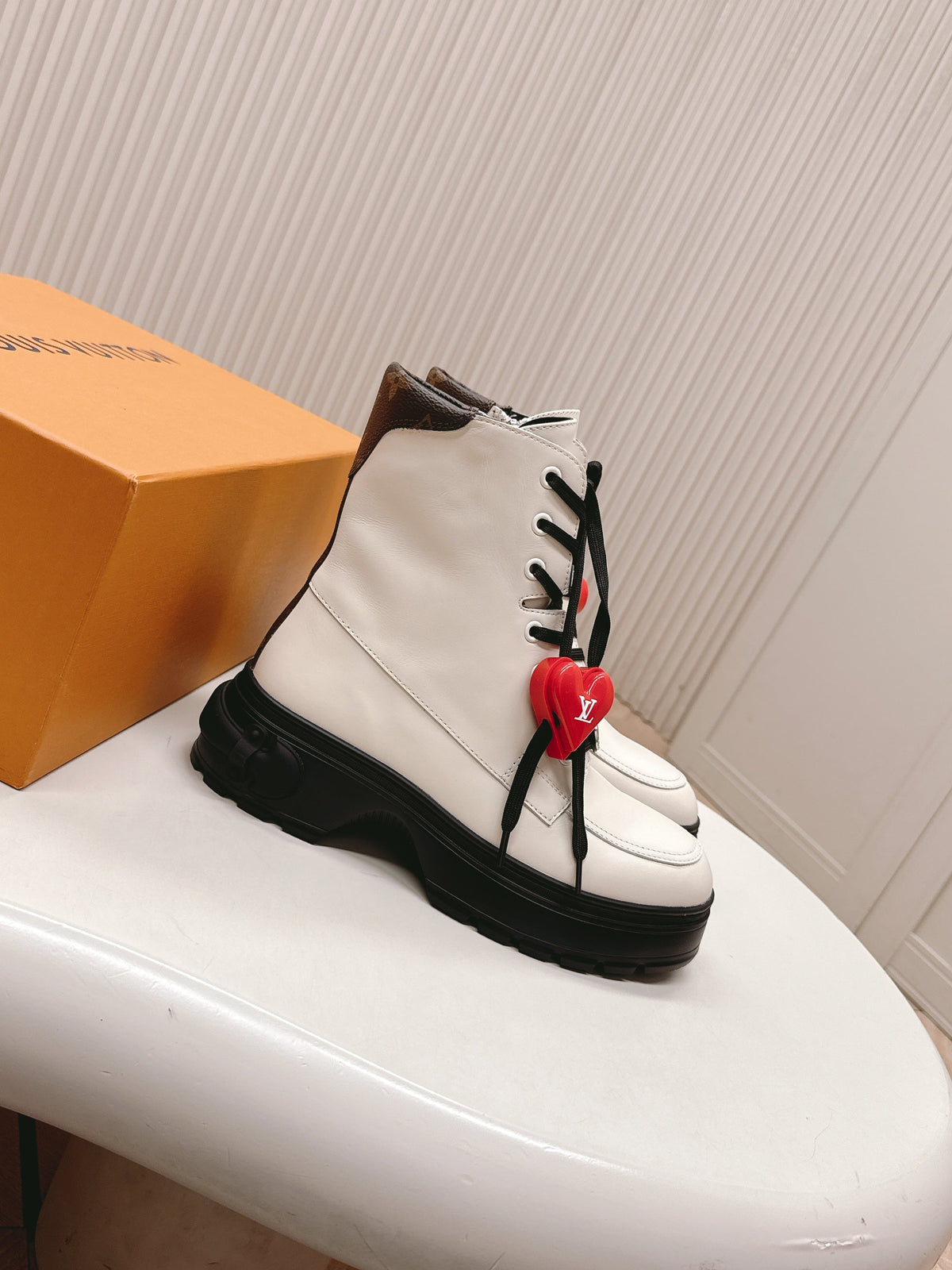 LV 2026 Martin Boot With Heart-shaped White Calfskin 595468