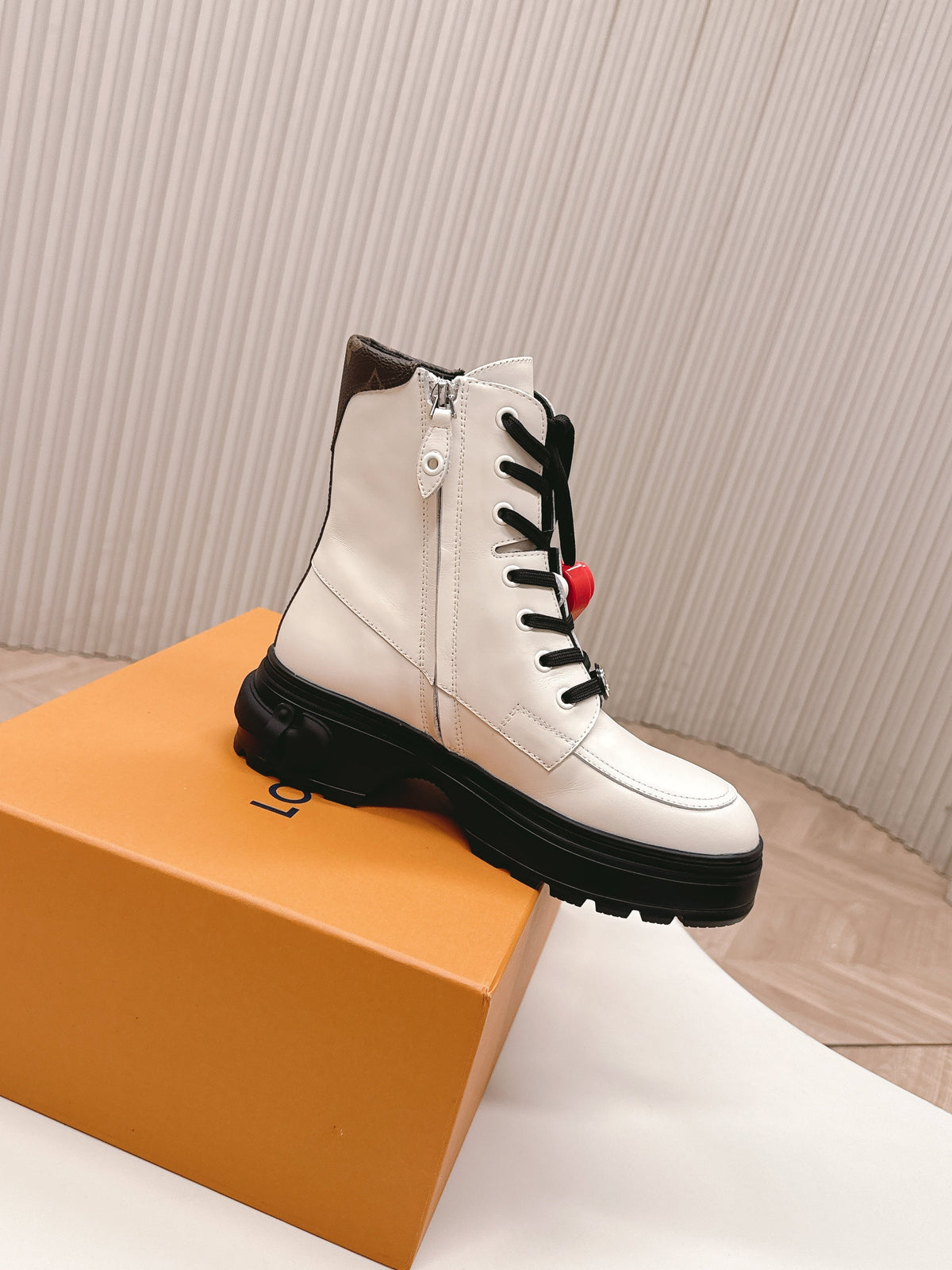 LV 2026 Martin Boot With Heart-shaped White Calfskin 595468