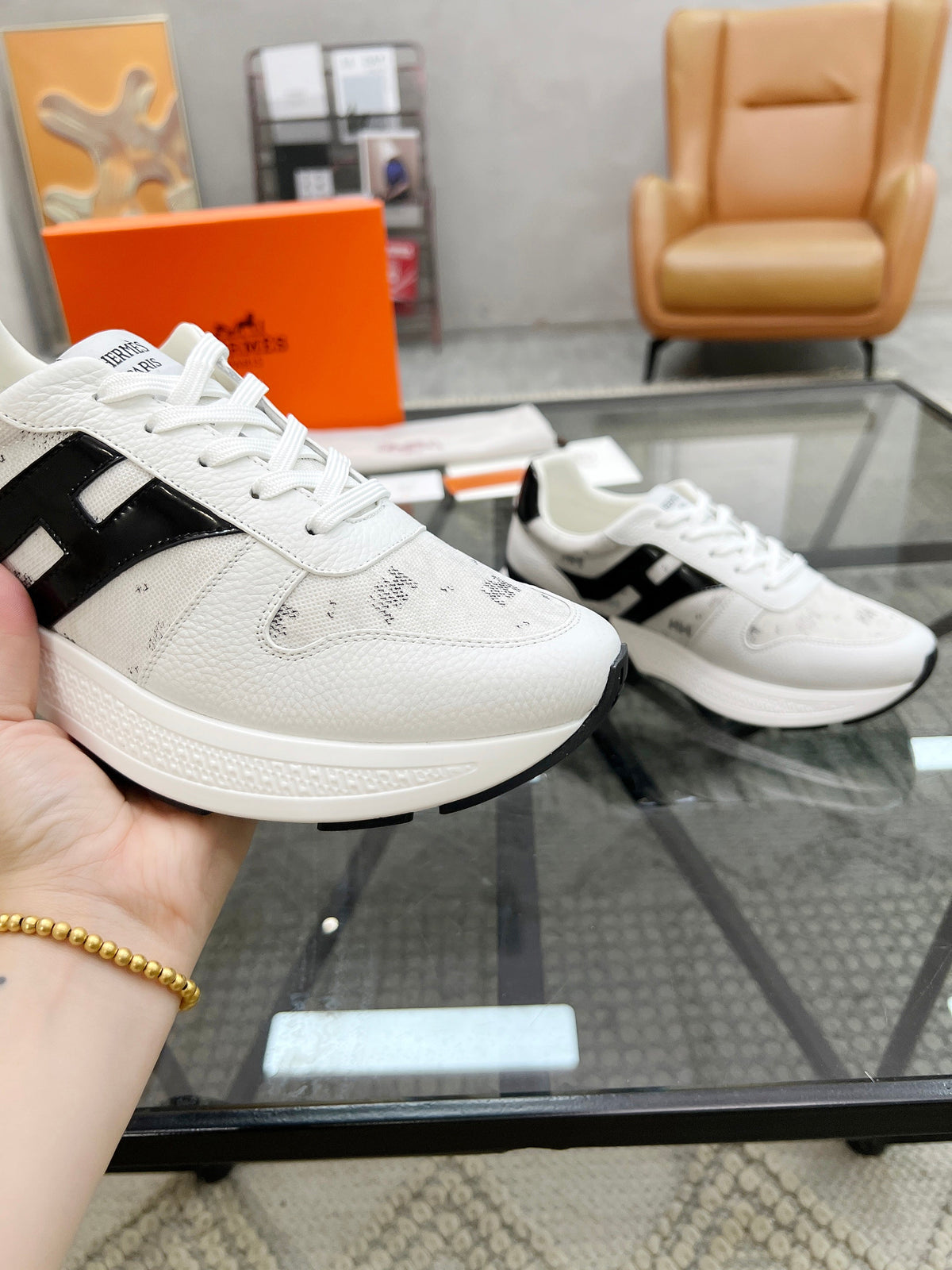 HM Men's Sneaker White Cowhide Fabric 603855
