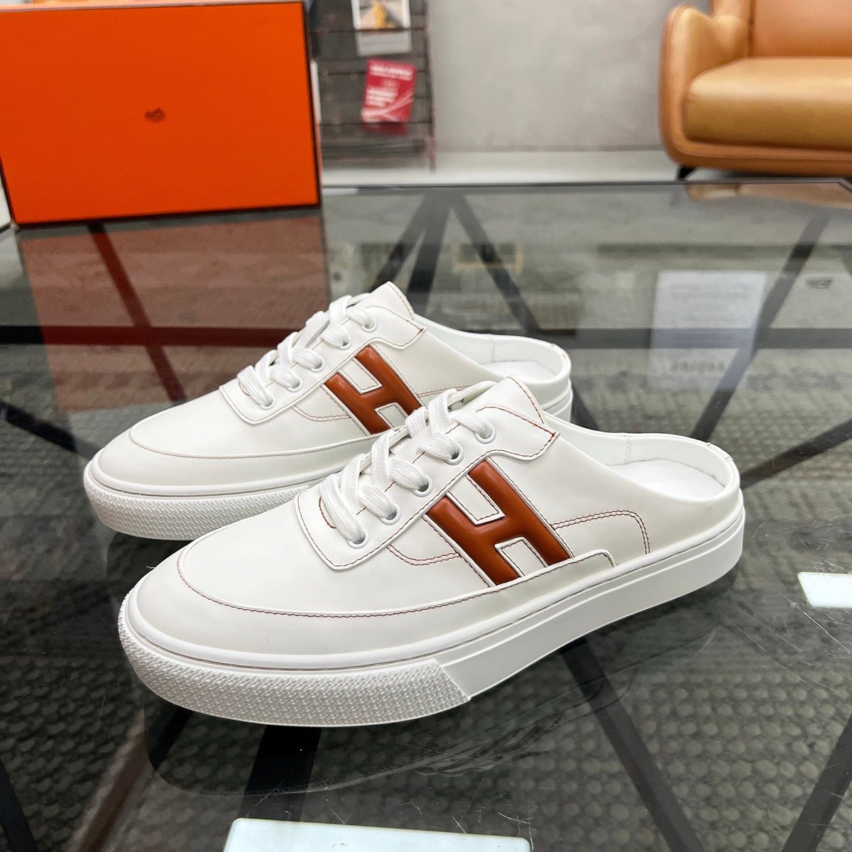 HM Men's Keep Mule White Brown Cowhide 708688