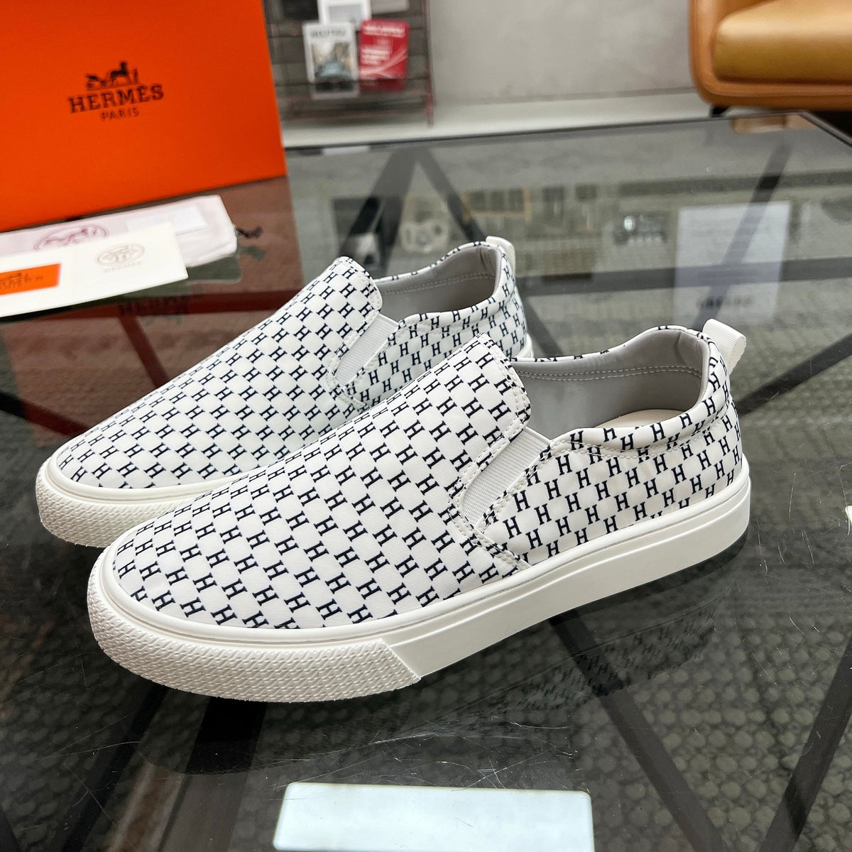 HM Men's Lucky Slip-on White Printed Fabric 741691