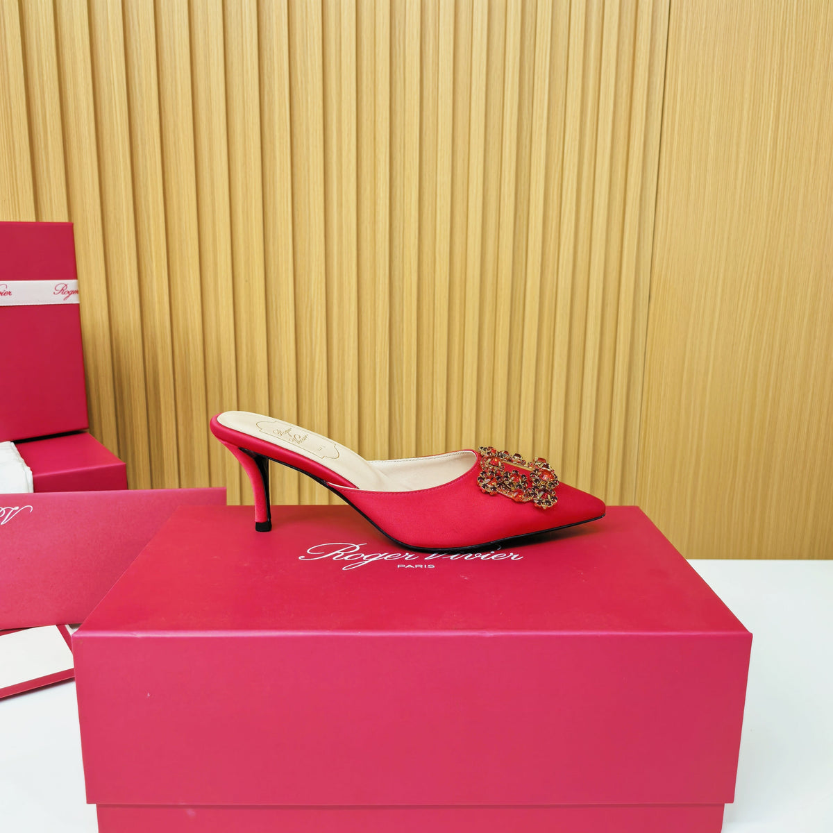 Viv Diamond Mules Red Silk 247391
