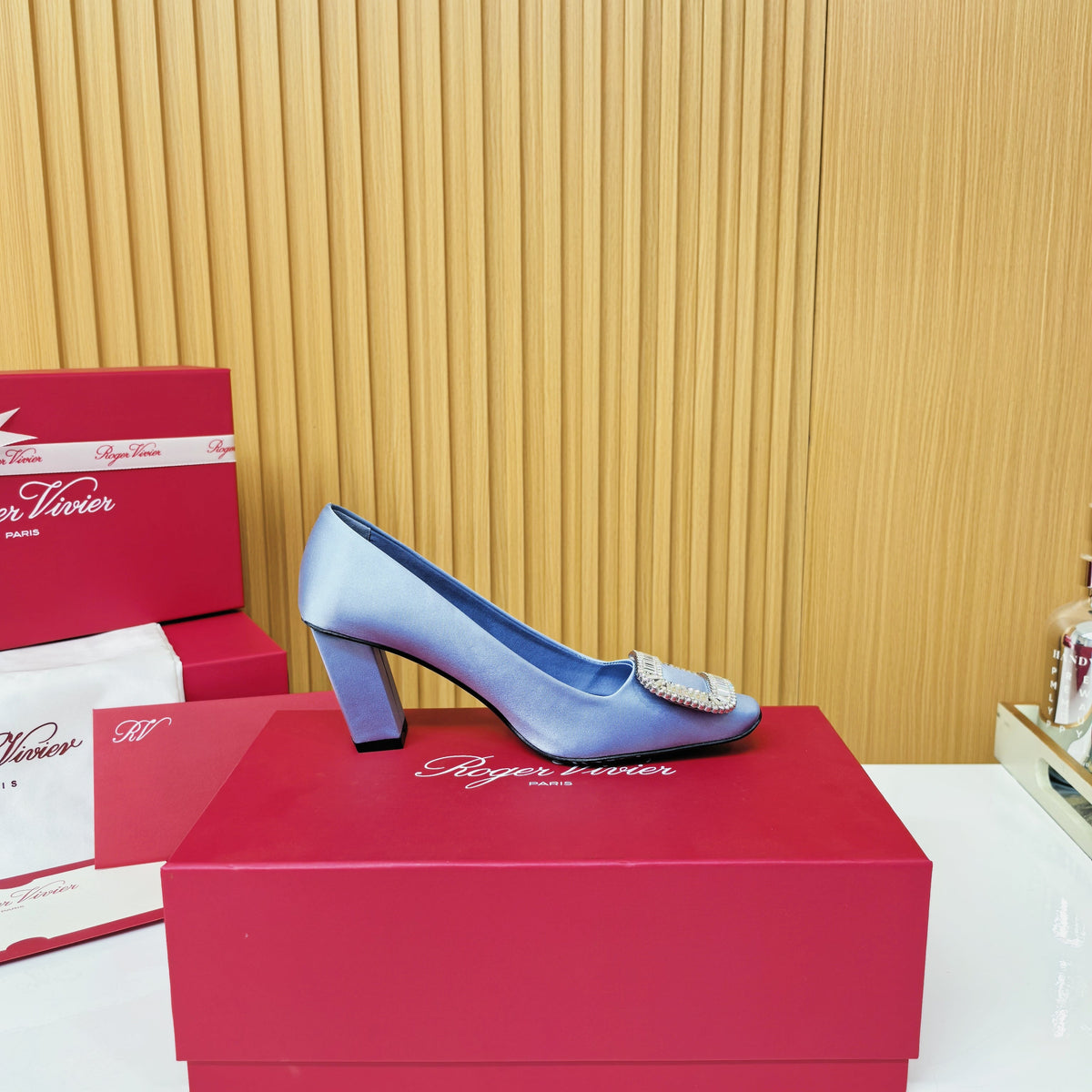 Viv Button Pumps Mist Blue Silk 247406