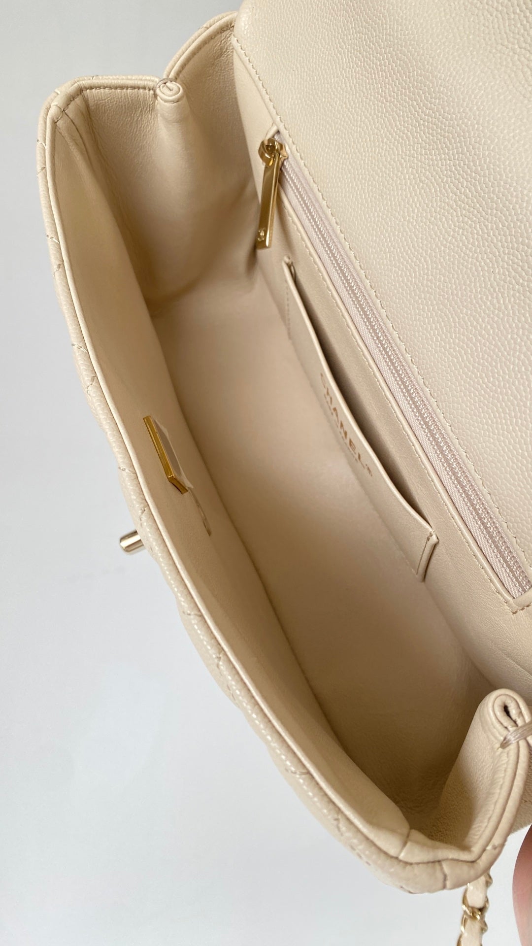 CC Handle Bag 23 Cream Caviar