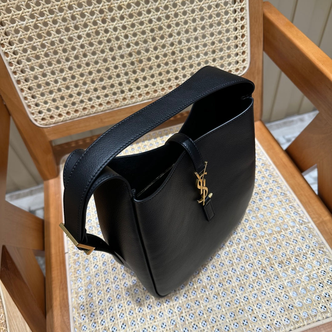 YSL Shoulder Bag 23cm Black Gold Cowhide