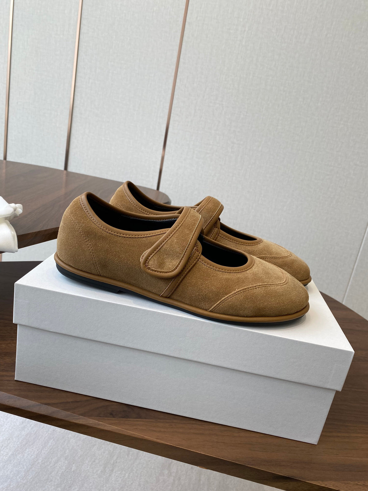 HM  25s Velcro Mary Jane Light Tan Suede