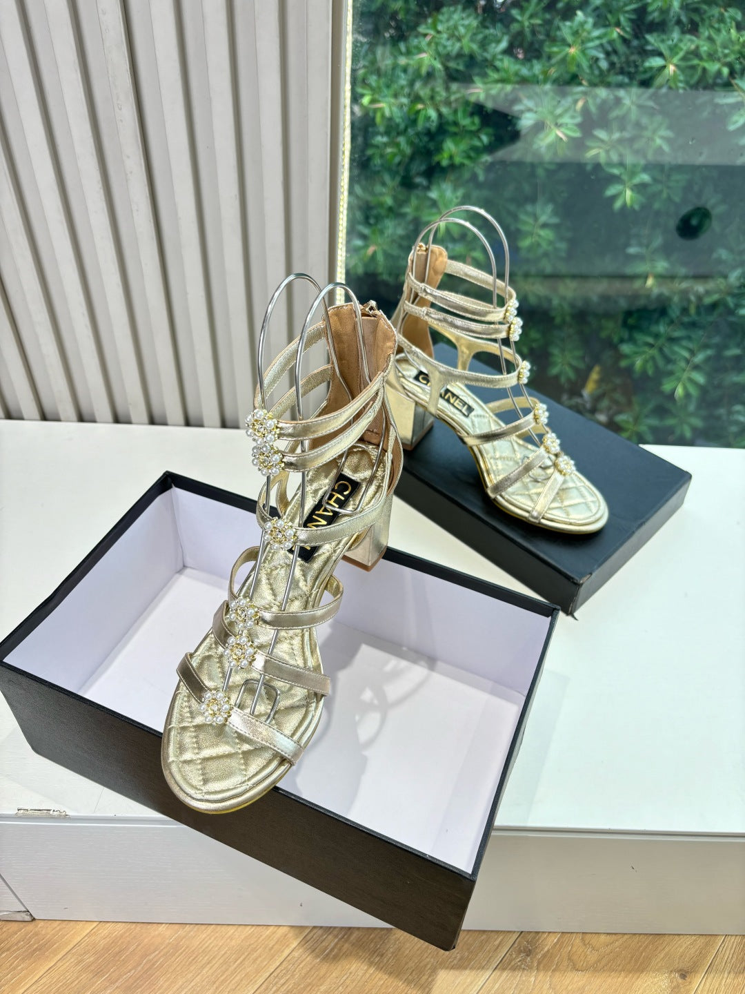 CC 25 Sandals Gold Sheepskin 343962