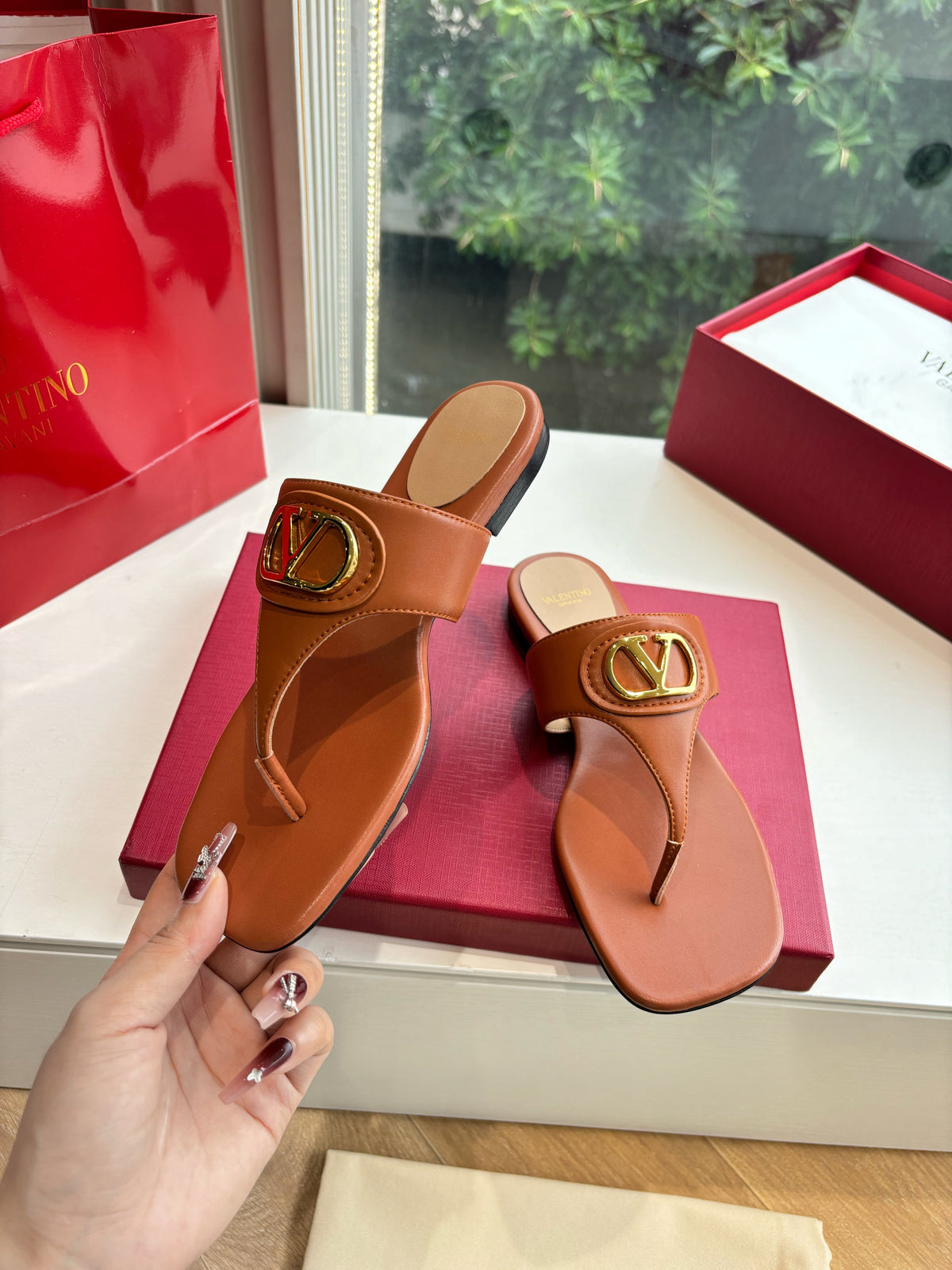 VT 25 Thong Sandals Brown Sheepskin Slide