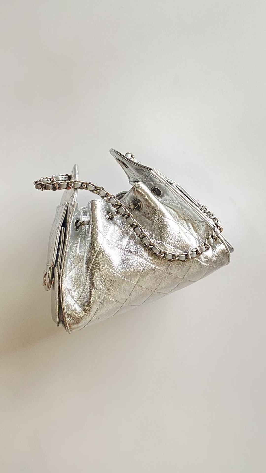 CC 2025 Hobo Bag Silver 22cm Metallic Grained Calfskin