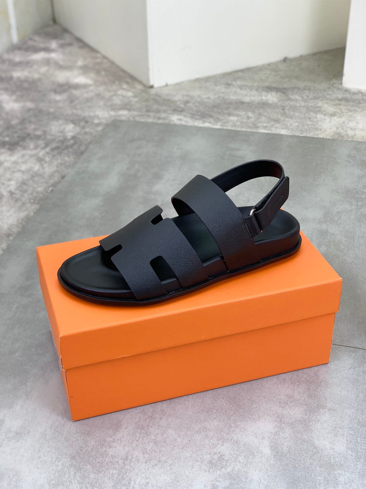 HM Men's Genius Sandals Black Calfskin 645502