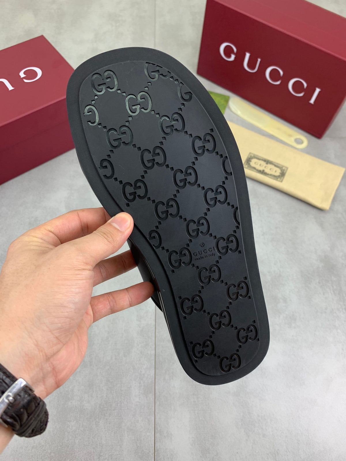 GG Men's 25 Sandals Slide Black Cowhide 738474