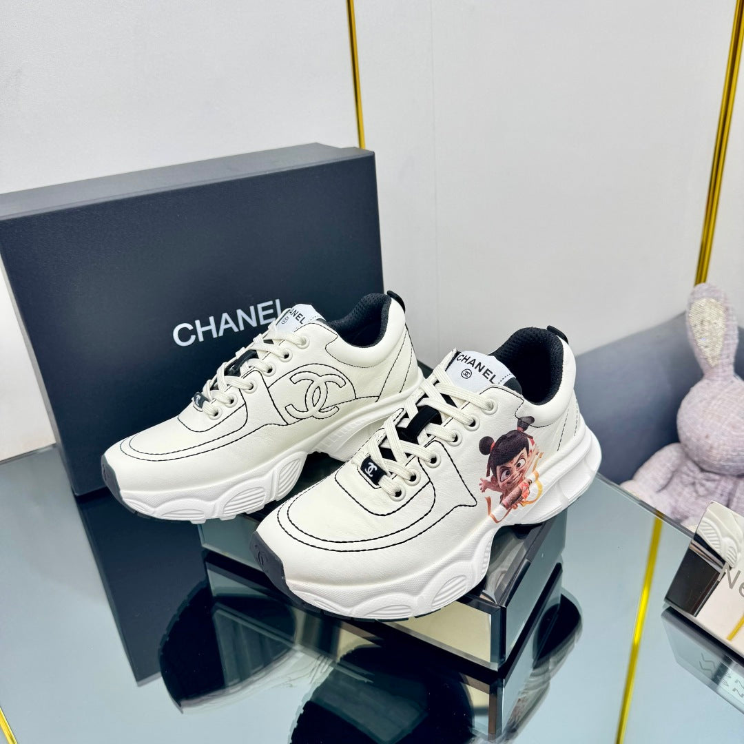 CC Sneaker White with Sticker Cowhide 238626