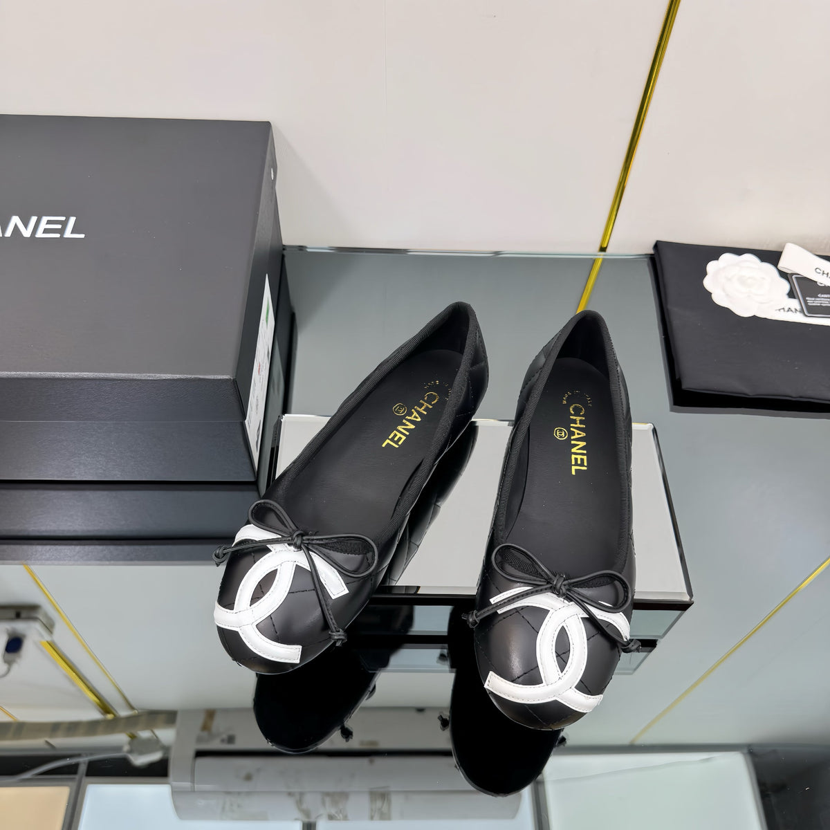 CC Loafers Black/White Sheepskin Mix Bow 297794