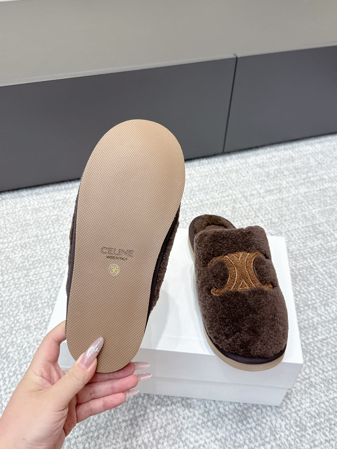 Celine 2026 Triomphe Shearling Mule Furry 654873