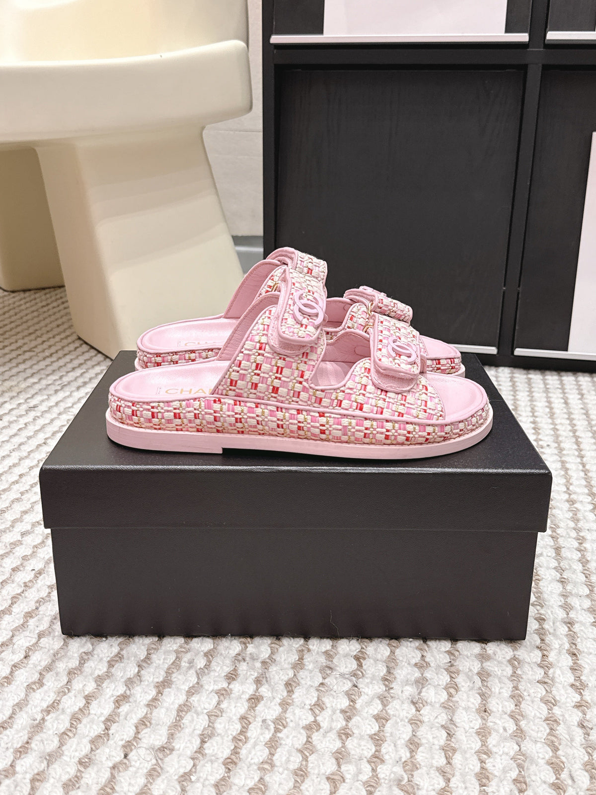 CC 26s Sandals Light Pink Leather Raffia 632393