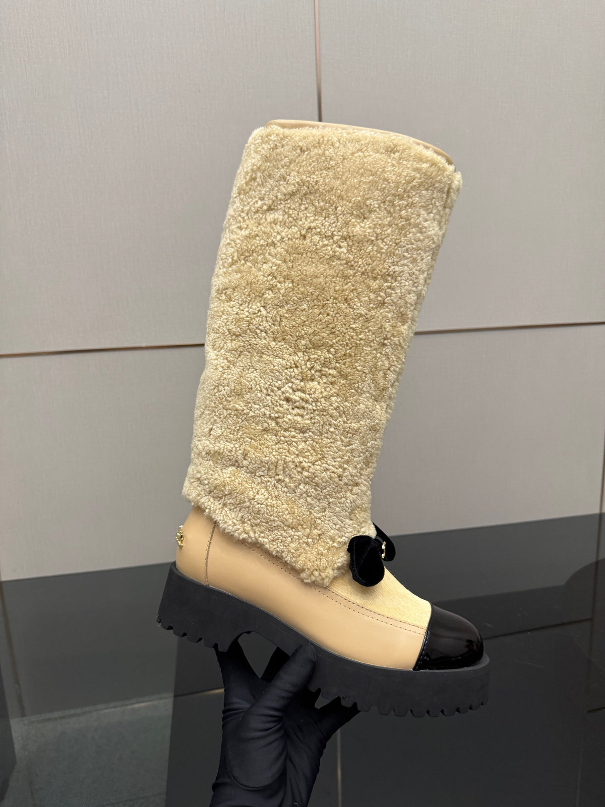 CC knee-high boots beige sheepskin and wool 532191
