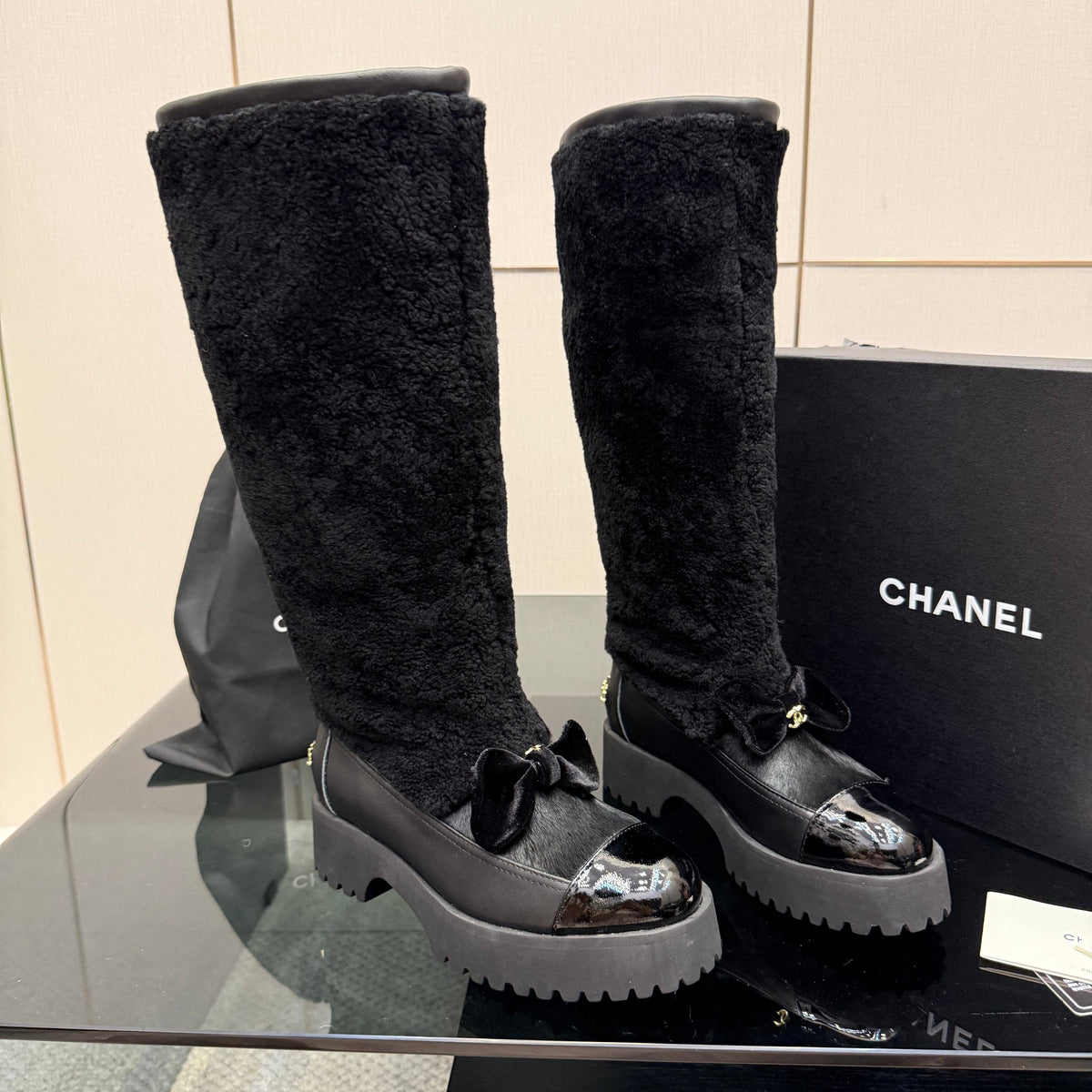 CC knee-high boots black sheepskin and wool 532192